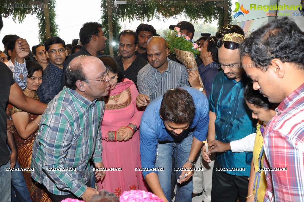 Nagarjuna launches 6 Fashion Mall at Kothapet, Hyderabad