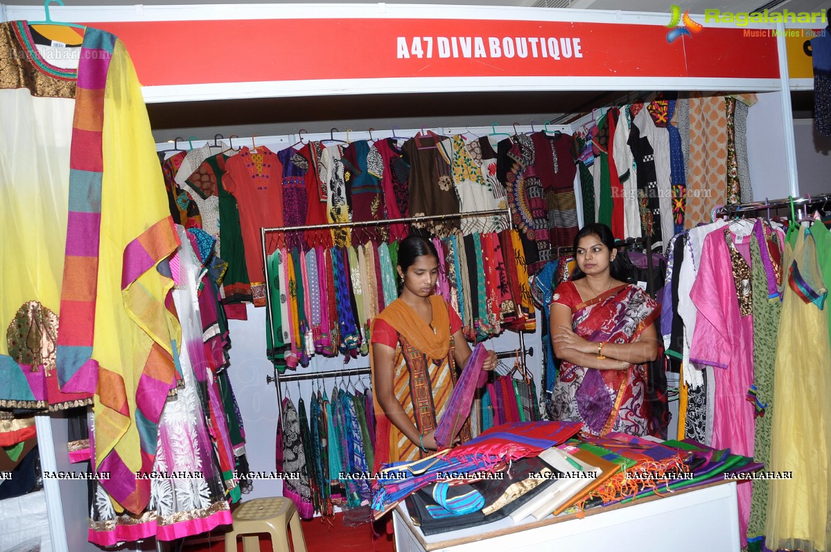 Neetu Lulla launches Akritti Elite Exhibition & Sale, Hyd