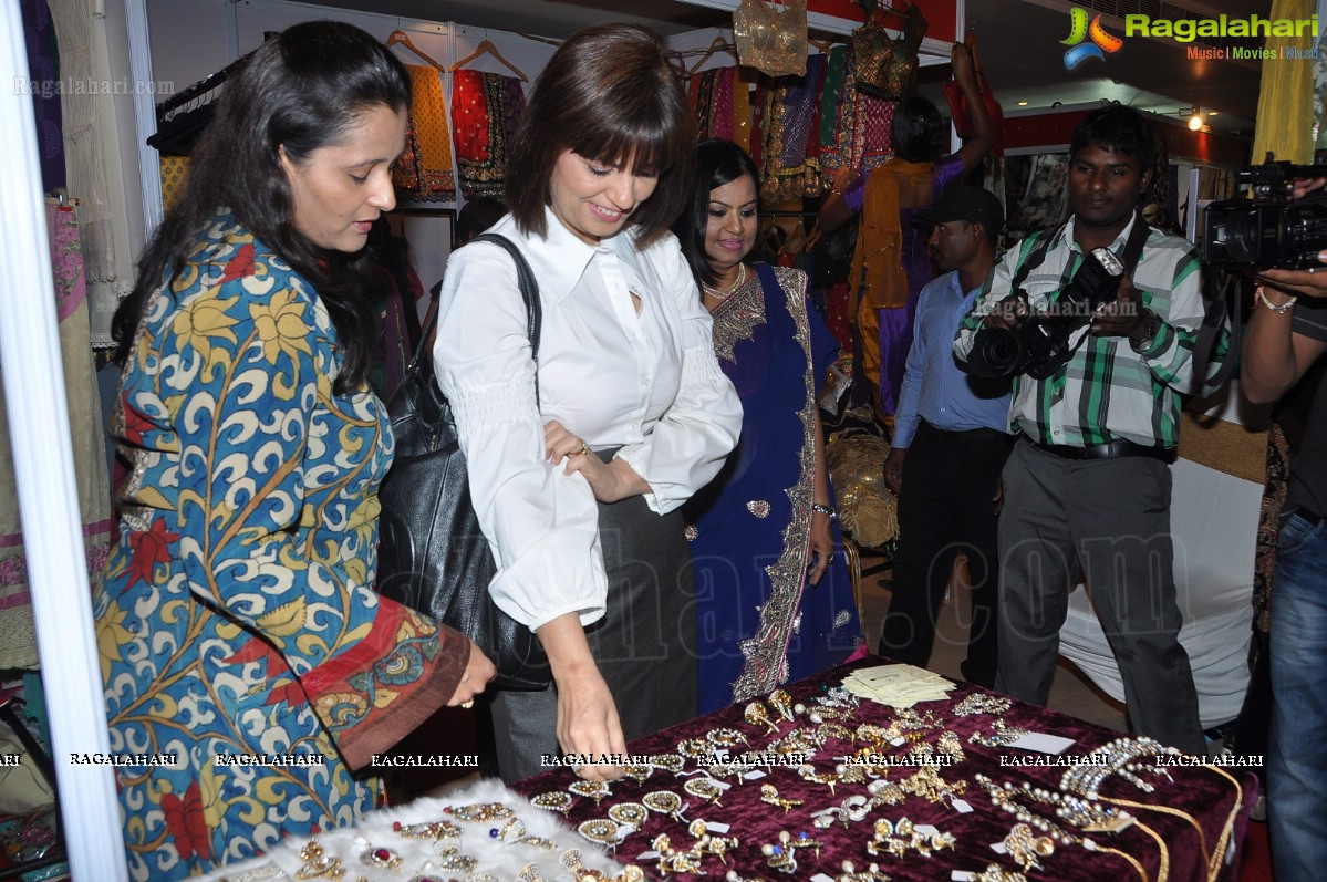 Neetu Lulla launches Akritti Elite Exhibition & Sale, Hyd