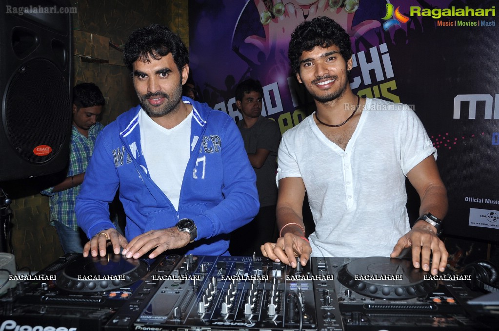 Radio Mirchi’s and Kingfisher Strong Power Soda’s Mirchimix DJ Hunt