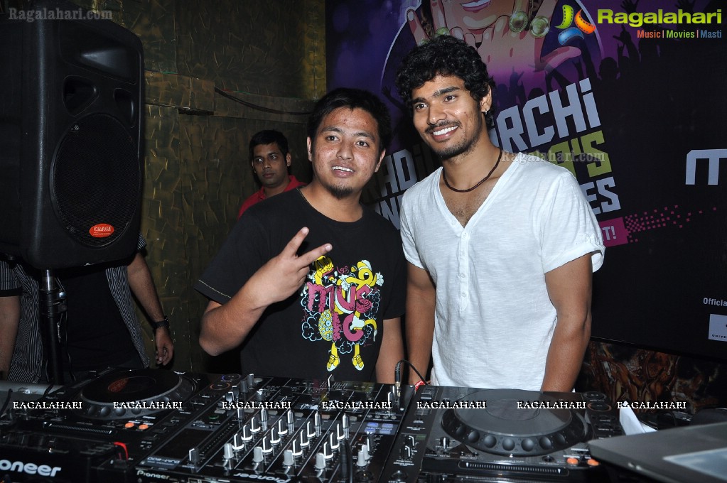 Radio Mirchi’s and Kingfisher Strong Power Soda’s Mirchimix DJ Hunt