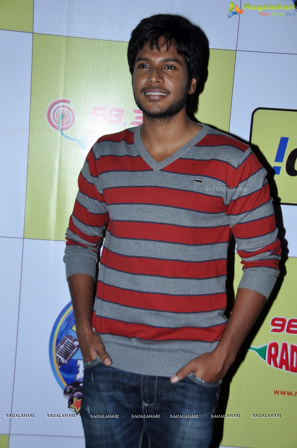 Glam & Glitz at 2012 Mirchi RJ Hunt Finale