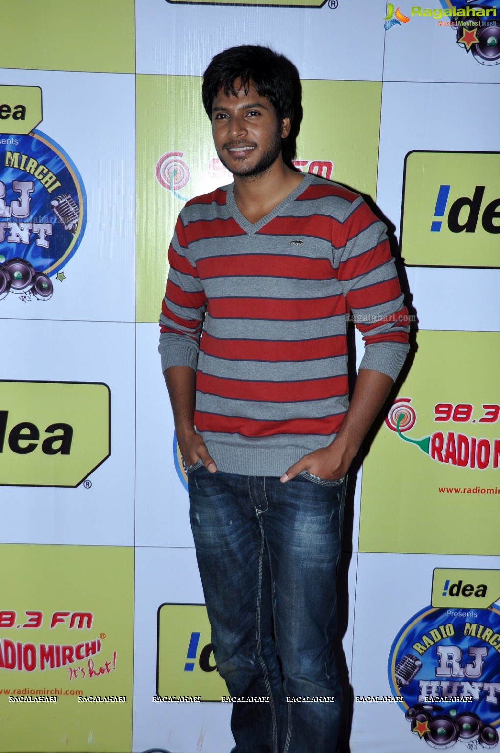 Glam & Glitz at 2012 Mirchi RJ Hunt Finale