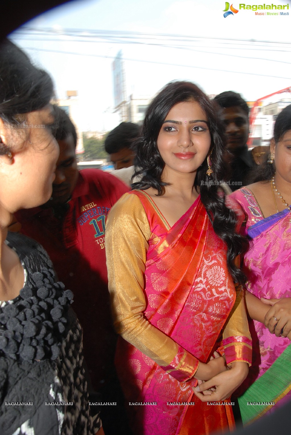 Samantha launches Kalanikethan Showroom, Kukatpally