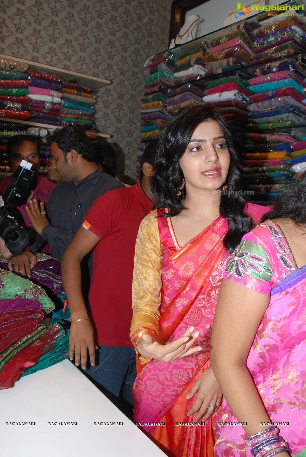 Samantha launches Kalanikethan Showroom, Kukatpally