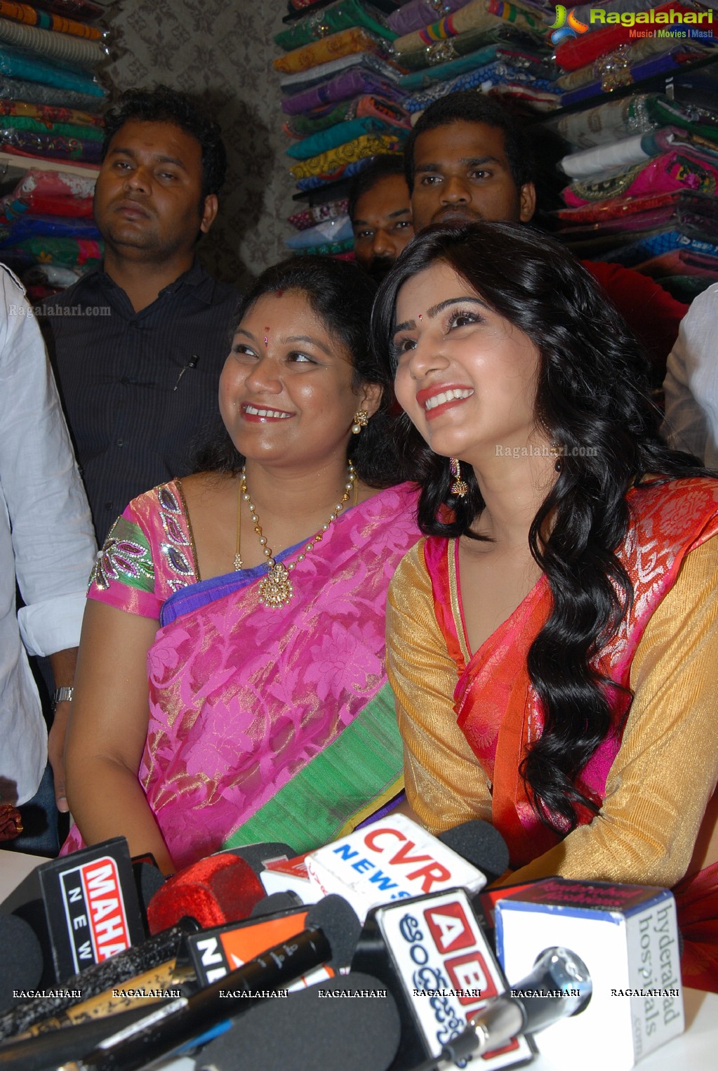 Samantha launches Kalanikethan Showroom, Kukatpally