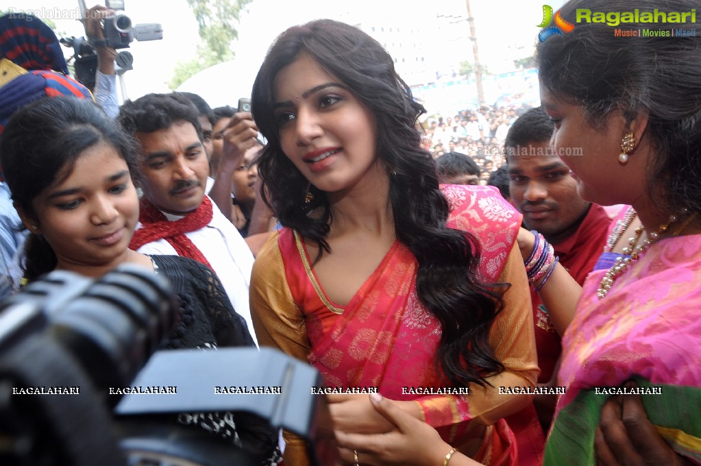 Samantha launches Kalanikethan Showroom, Kukatpally