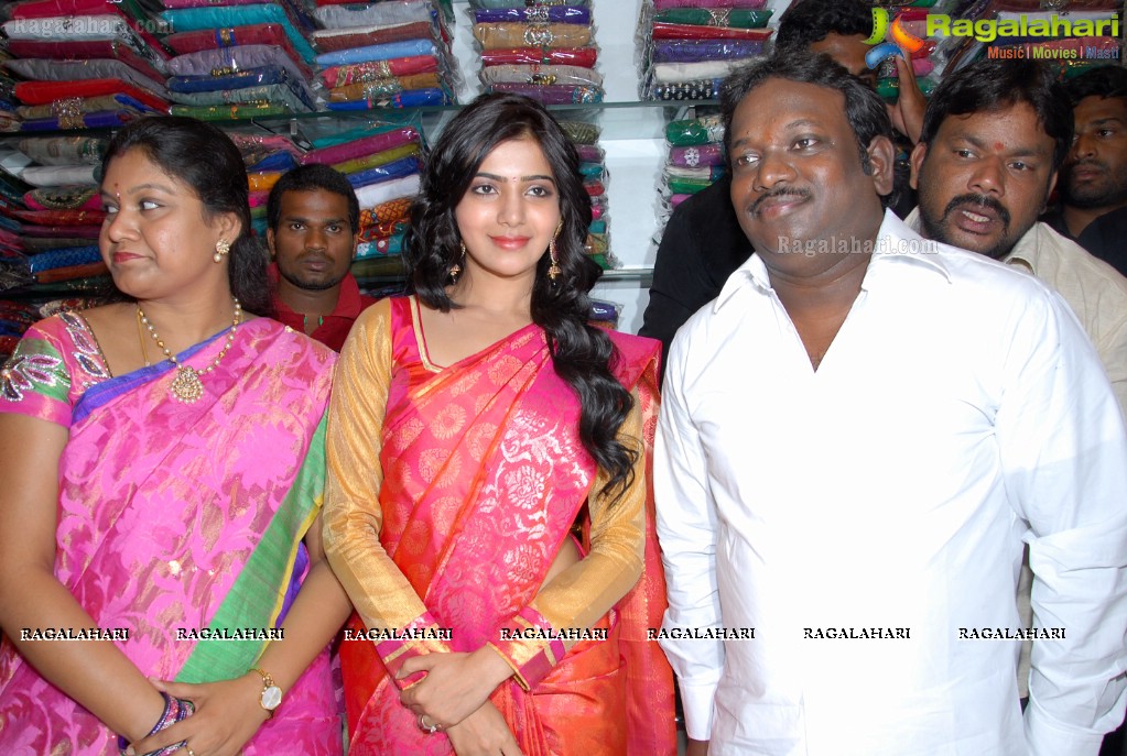 Samantha launches Kalanikethan Showroom, Kukatpally