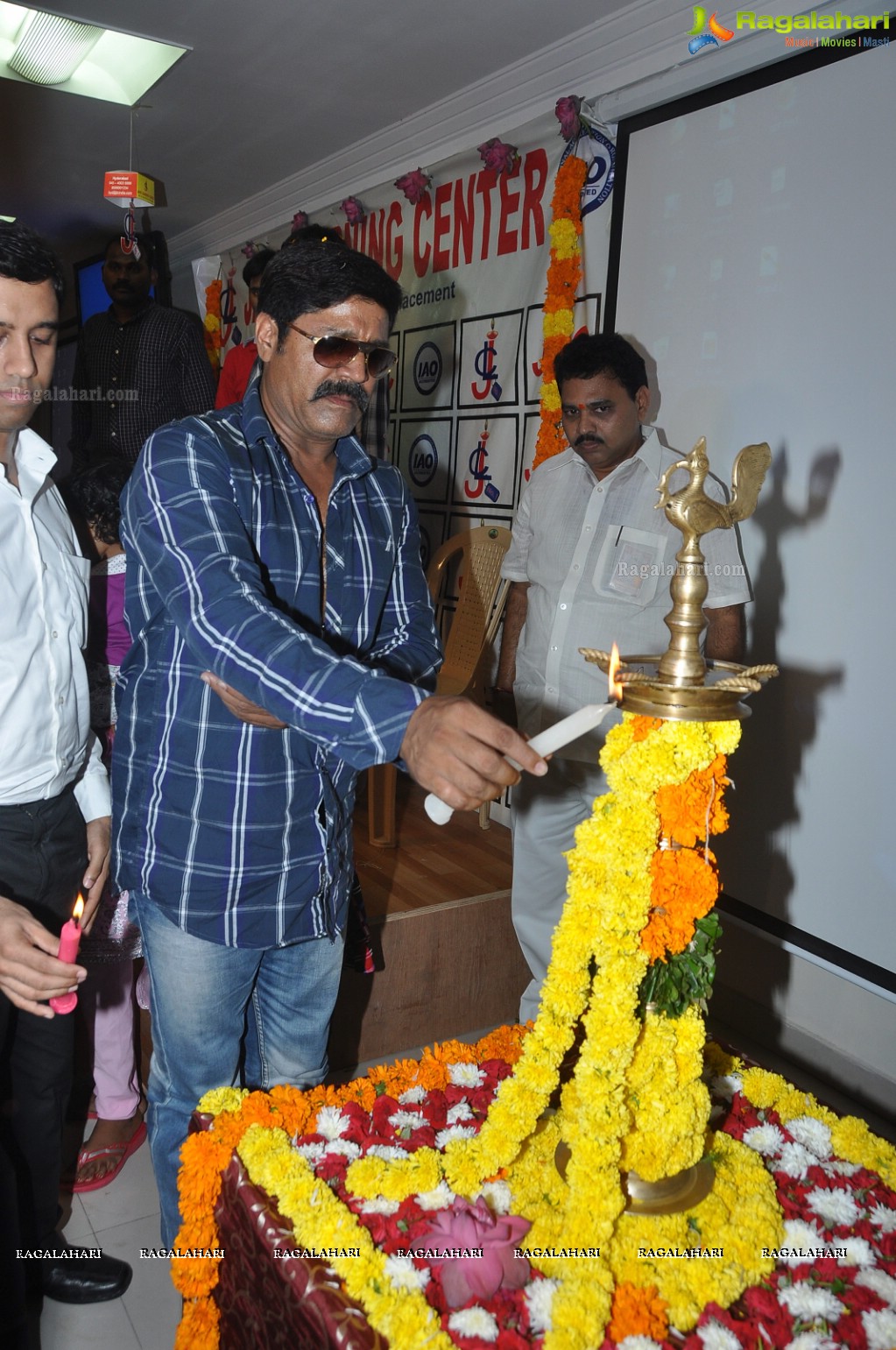 Srihari launches Java Learning Center, Hyderabad