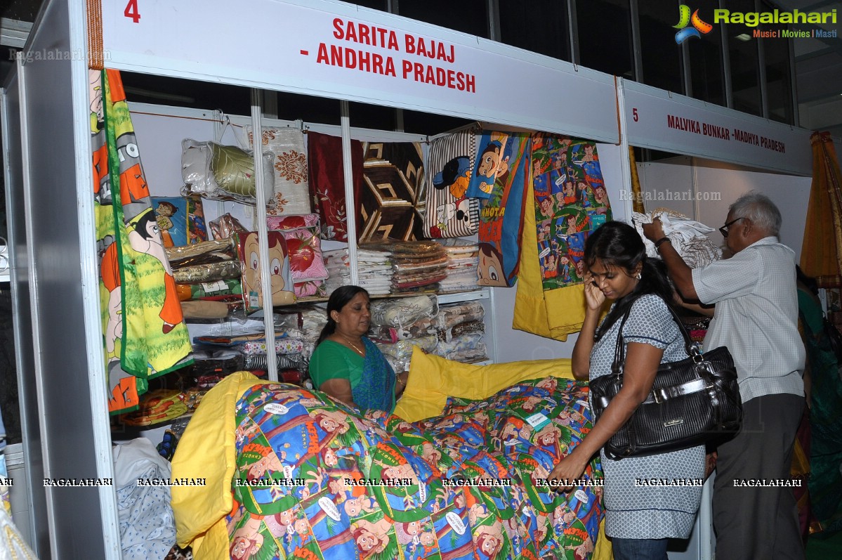 Weaves - The Cotton and Silk Spectrum at Sri Satya Sai Nigamagamam