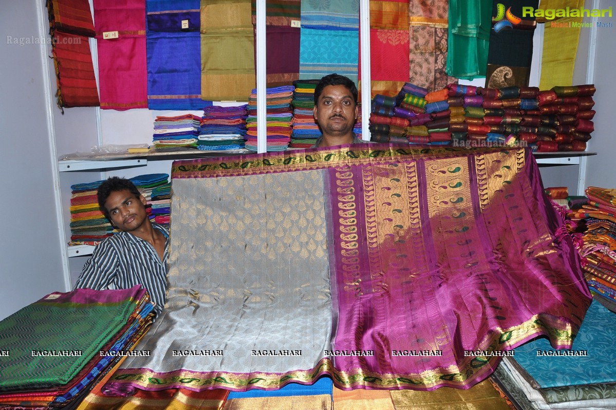 Weaves - The Cotton and Silk Spectrum at Sri Satya Sai Nigamagamam