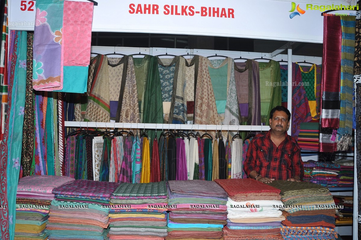 Weaves - The Cotton and Silk Spectrum at Sri Satya Sai Nigamagamam