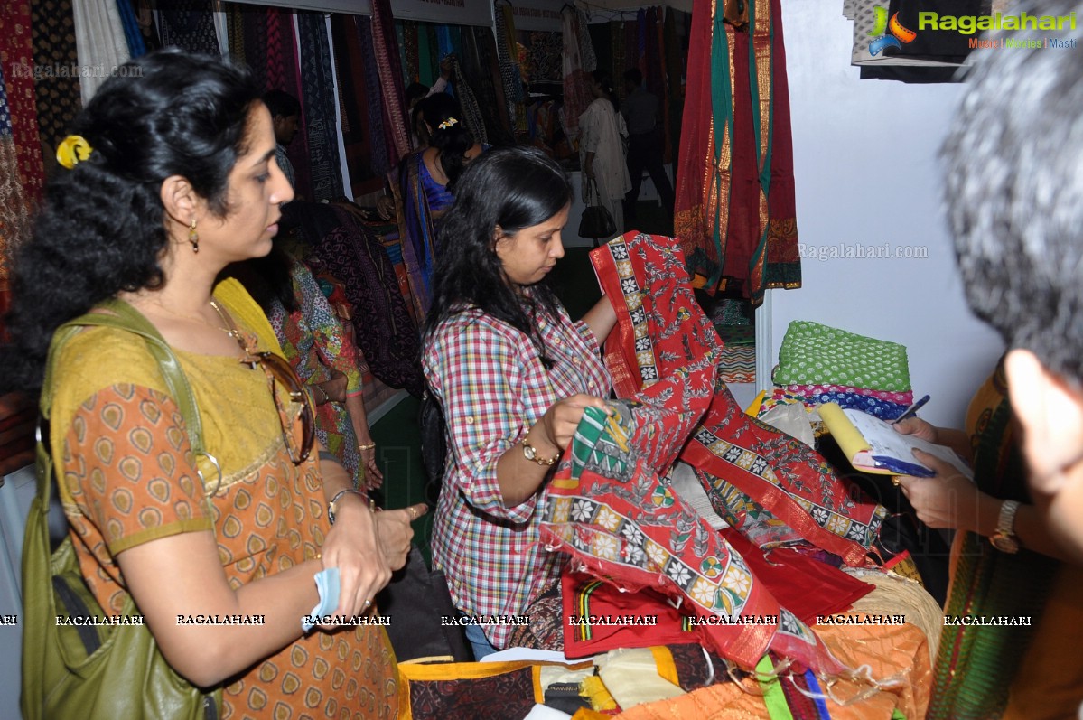 Weaves - The Cotton and Silk Spectrum at Sri Satya Sai Nigamagamam