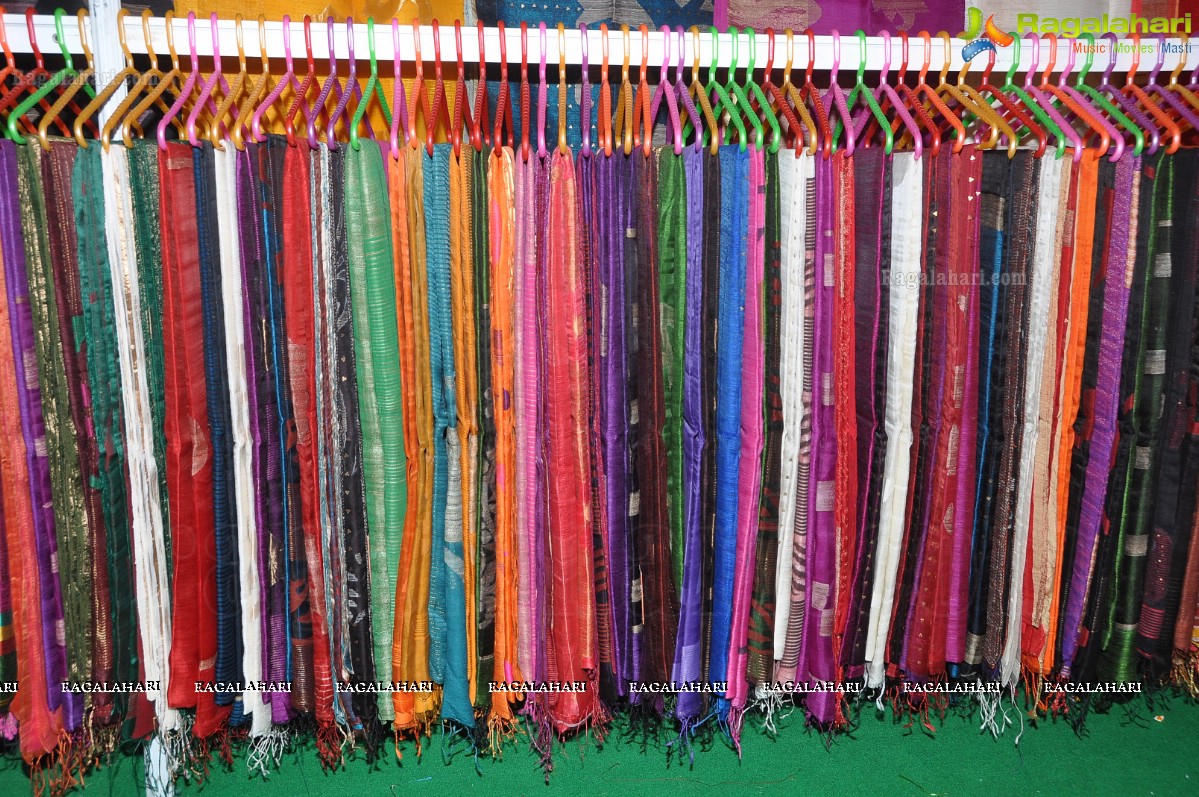 Weaves - The Cotton and Silk Spectrum at Sri Satya Sai Nigamagamam