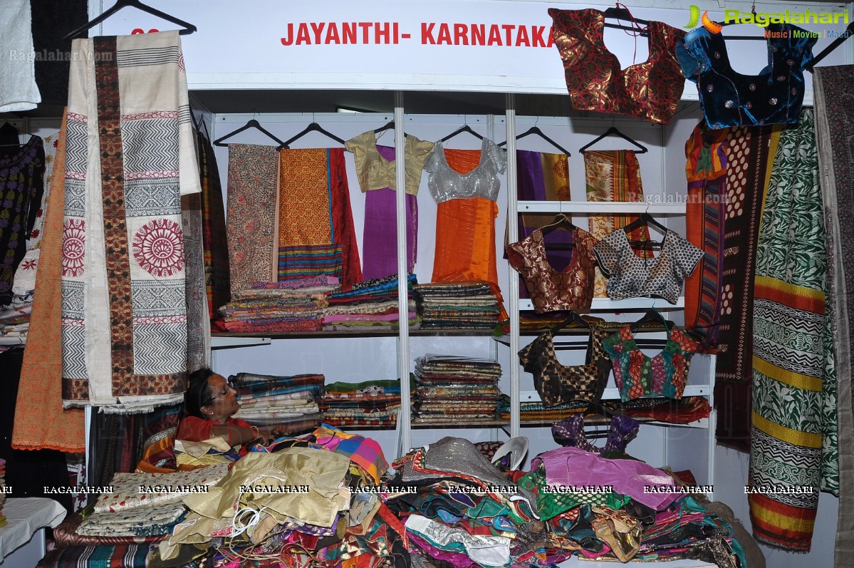 Weaves - The Cotton and Silk Spectrum at Sri Satya Sai Nigamagamam