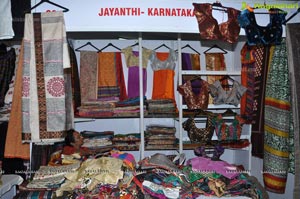 Weaves - The Cotton and Silk Spectrum at Sri Satya Sai Nigamagamam