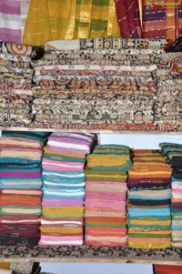 Weaves - The Cotton and Silk Spectrum at Sri Satya Sai Nigamagamam