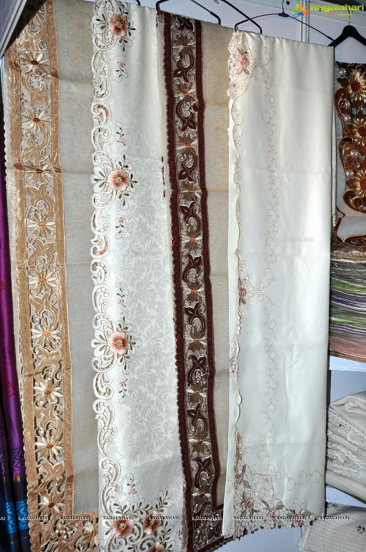 Weaves - The Cotton and Silk Spectrum at Sri Satya Sai Nigamagamam