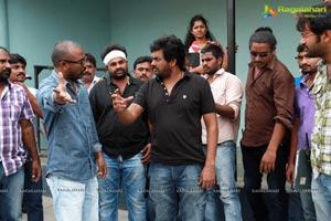 Cameraman Gangatho Rambabu Shooting