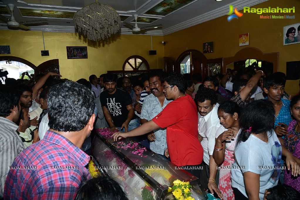 Celebrities pay tribute to Srihari (Set 1)