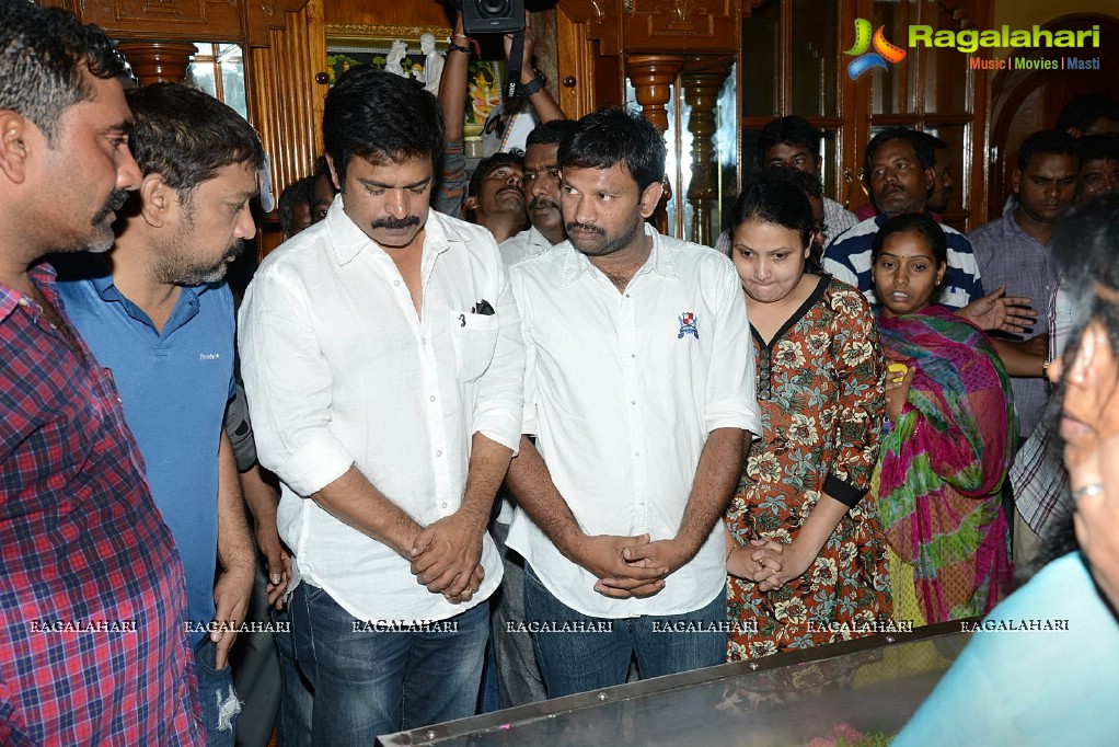 Celebrities pay tribute to Srihari (Set 1)