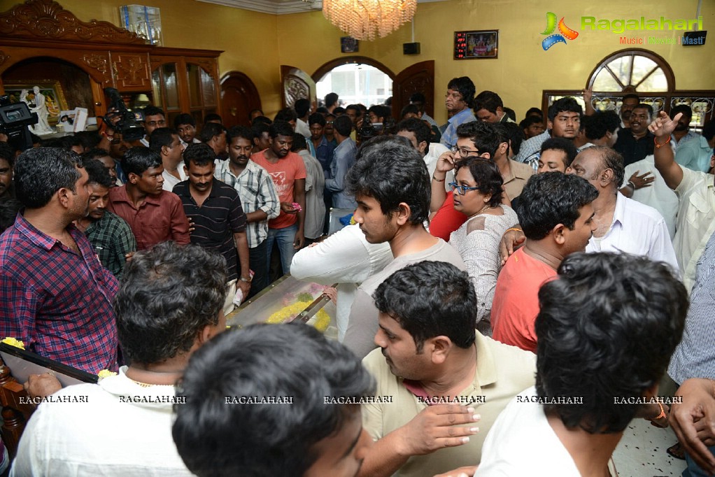 Celebrities pay tribute to Srihari (Set 1)