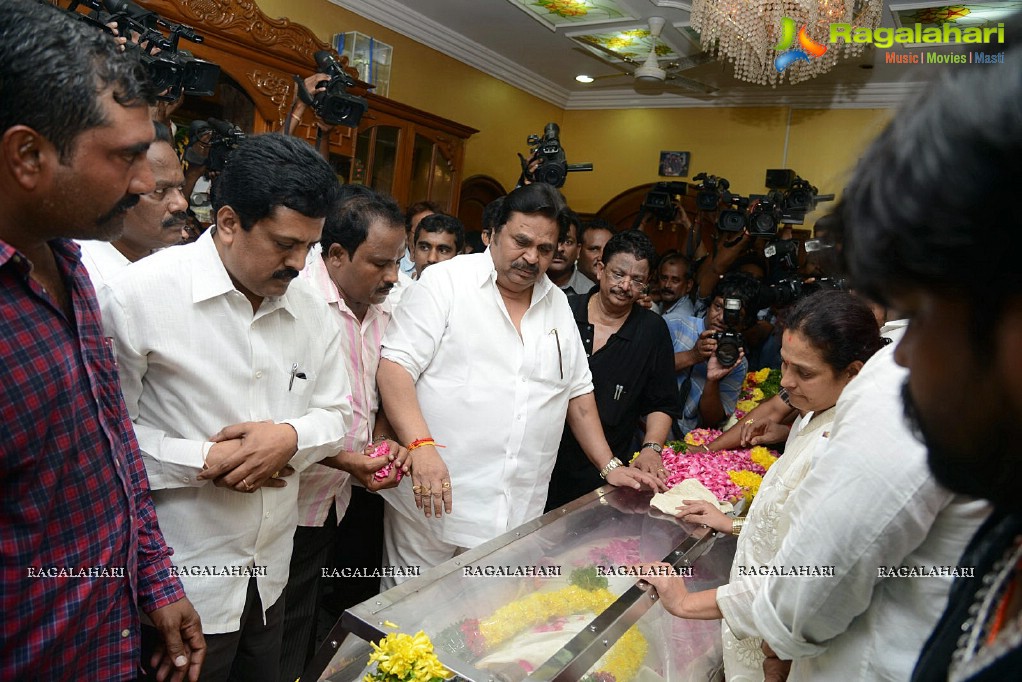 Celebrities pay tribute to Srihari (Set 1)