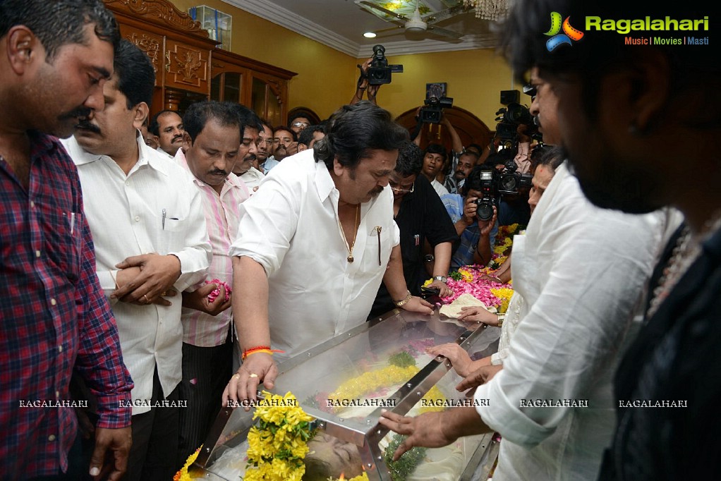 Celebrities pay tribute to Srihari (Set 1)