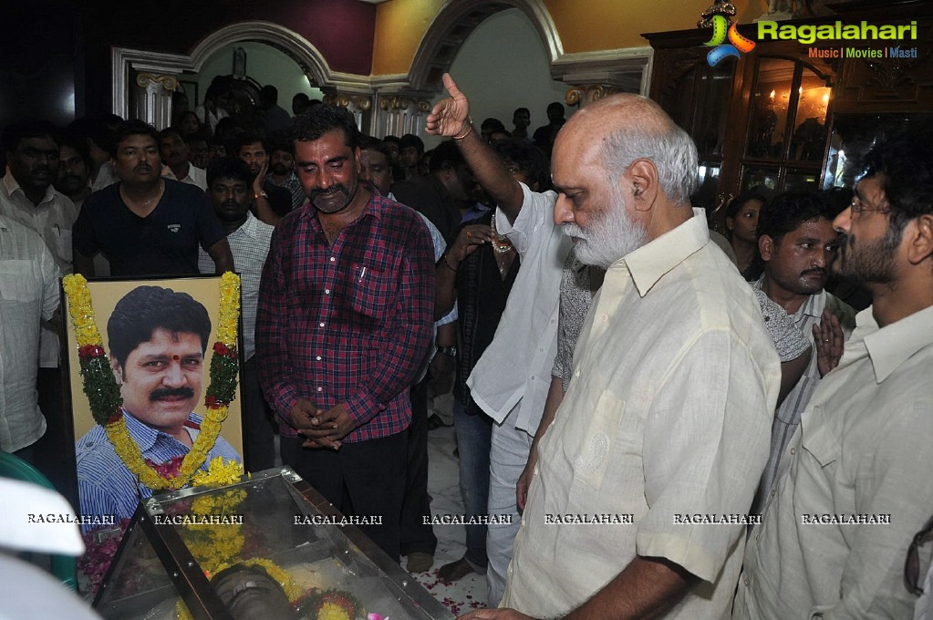 Celebrities pay tribute to Srihari (Set 1)