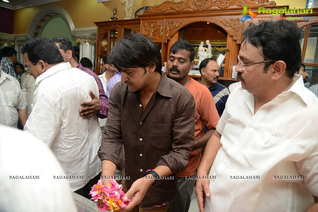 Celebrities pay tribute to Srihari (Set 1)