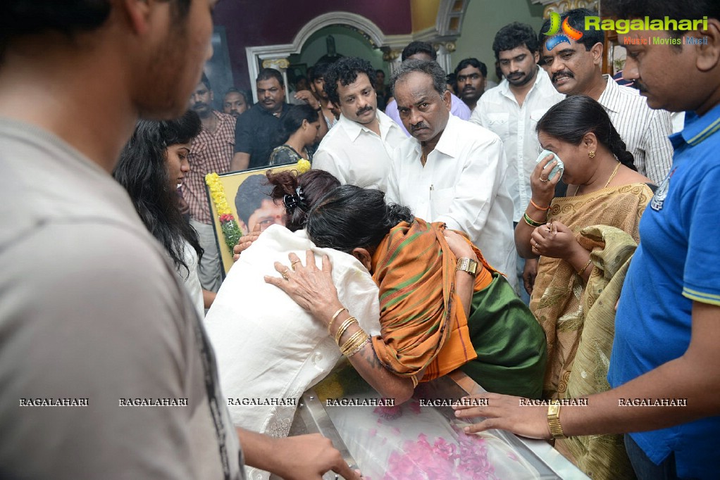 Celebrities pay tribute to Srihari (Set 1)