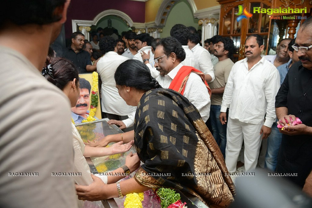 Celebrities pay tribute to Srihari (Set 1)