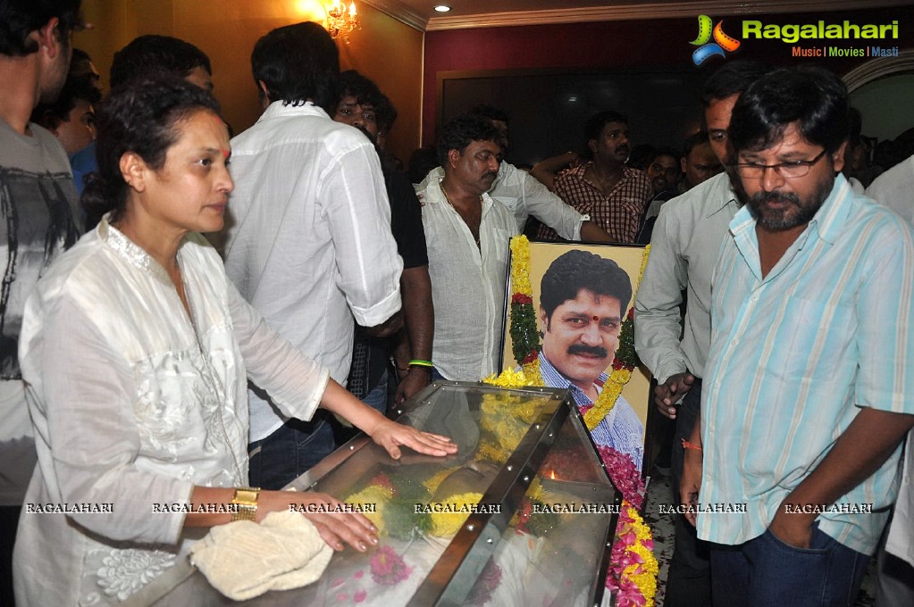 Celebrities pay tribute to Srihari (Set 1)