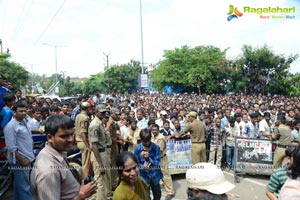 Srihari Fans at Srihari's House