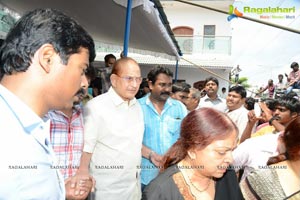 Srihari Fans at Srihari's House