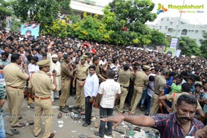 Srihari Fans at Srihari's House