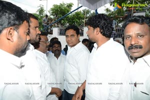 Srihari Fans at Srihari's House