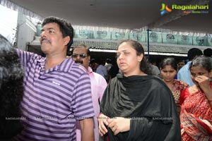 Srihari Fans at Srihari's House