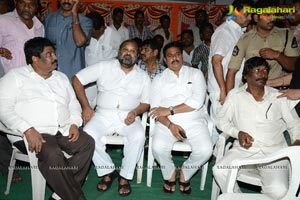 Srihari Fans at Srihari's House