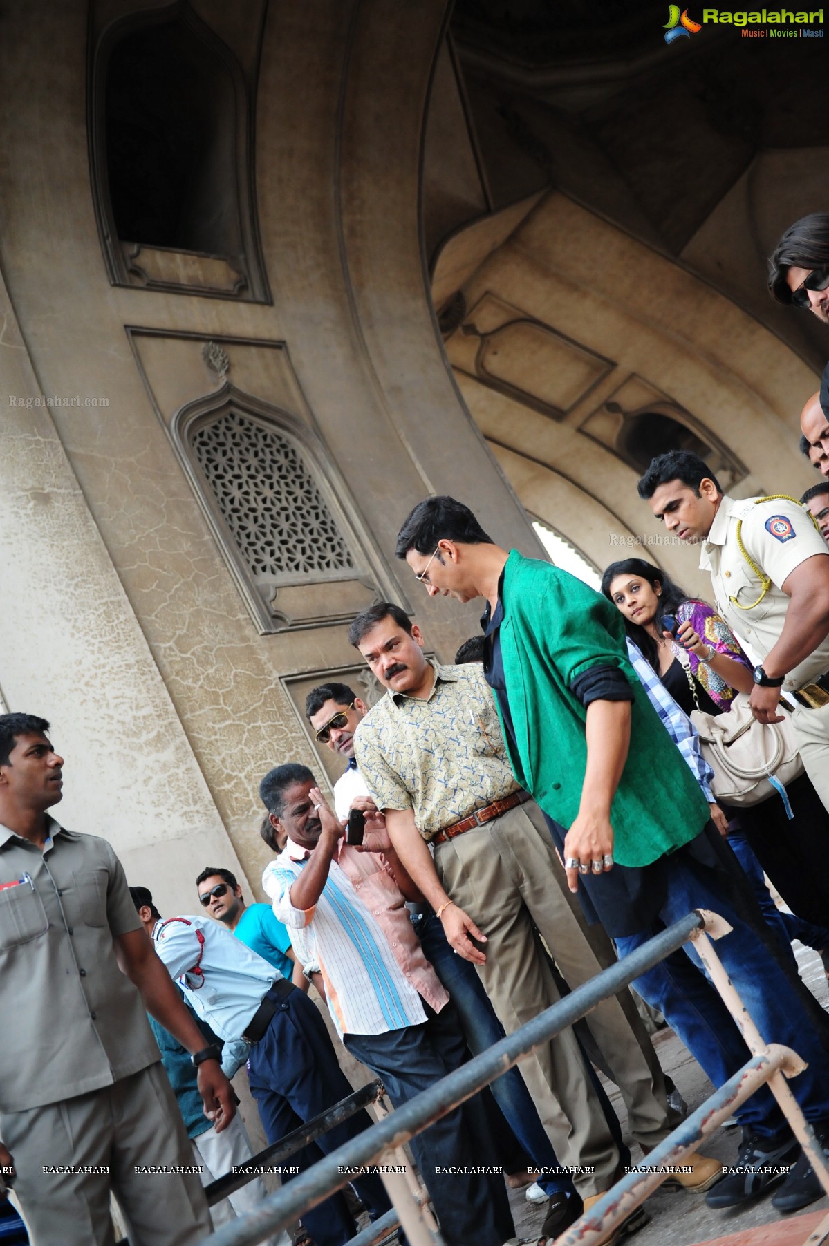 Akshay Kumar visits Charminar, Hyderabad