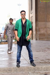 Akshay Kumar at Charminar, Hyderabad