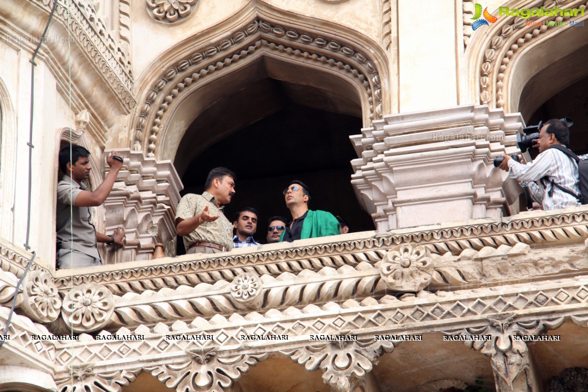 Akshay Kumar visits Charminar, Hyderabad