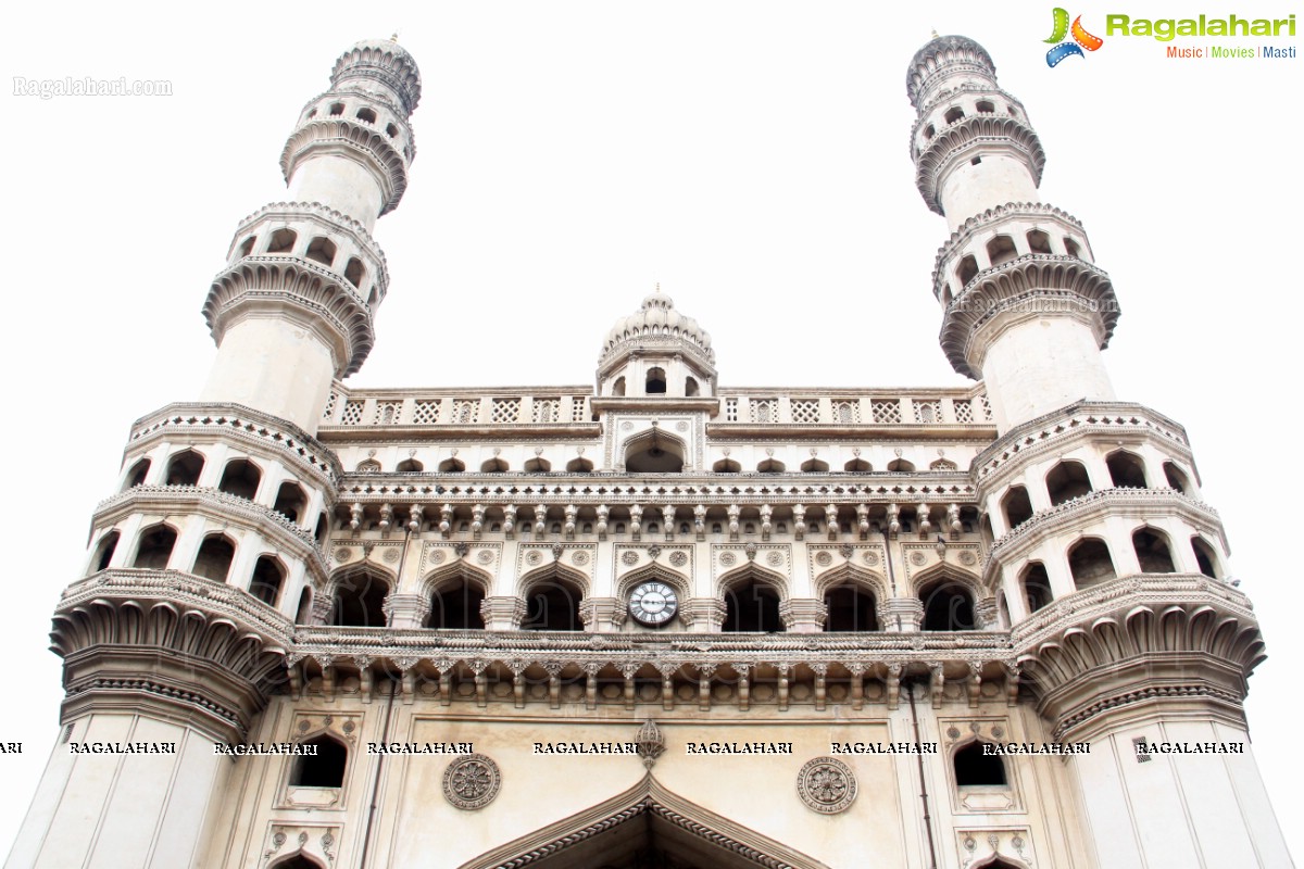 Akshay Kumar visits Charminar, Hyderabad