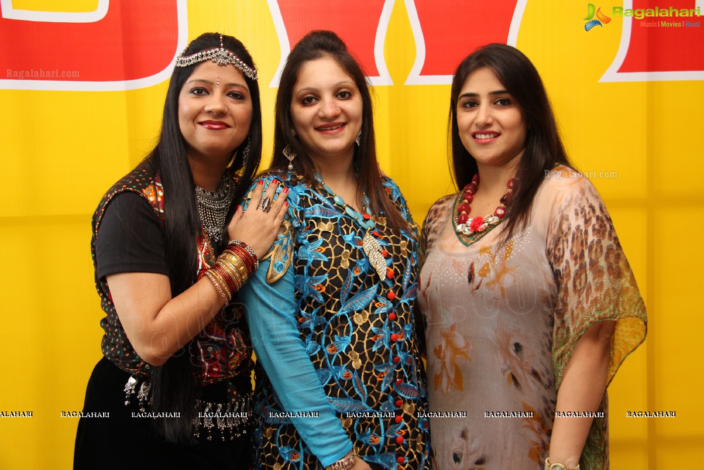 BWB Presents Garba Dandiya Dhamaka 2013 at A'la Liberty, Hyderabad