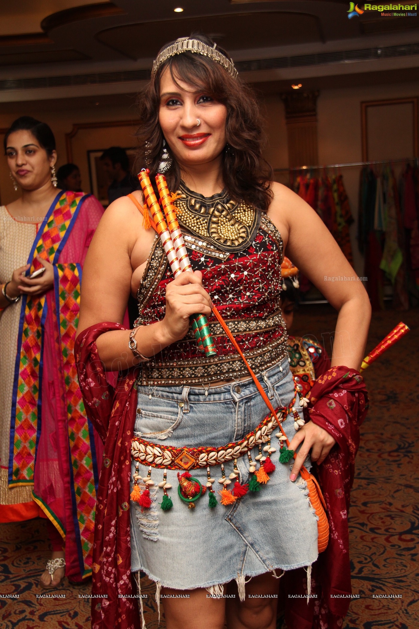 BWB Presents Garba Dandiya Dhamaka 2013 at A'la Liberty, Hyderabad