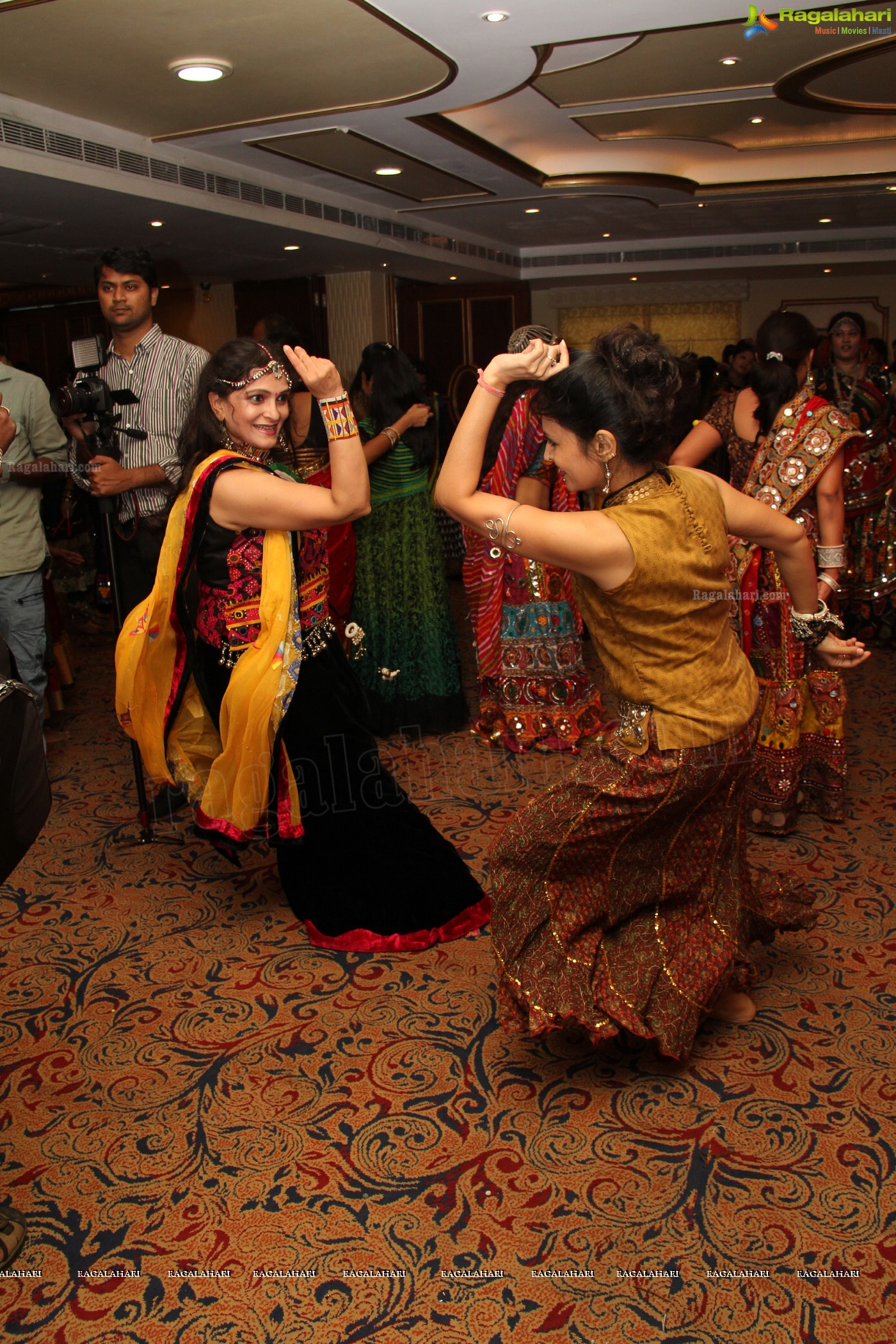 BWB Presents Garba Dandiya Dhamaka 2013 at A'la Liberty, Hyderabad