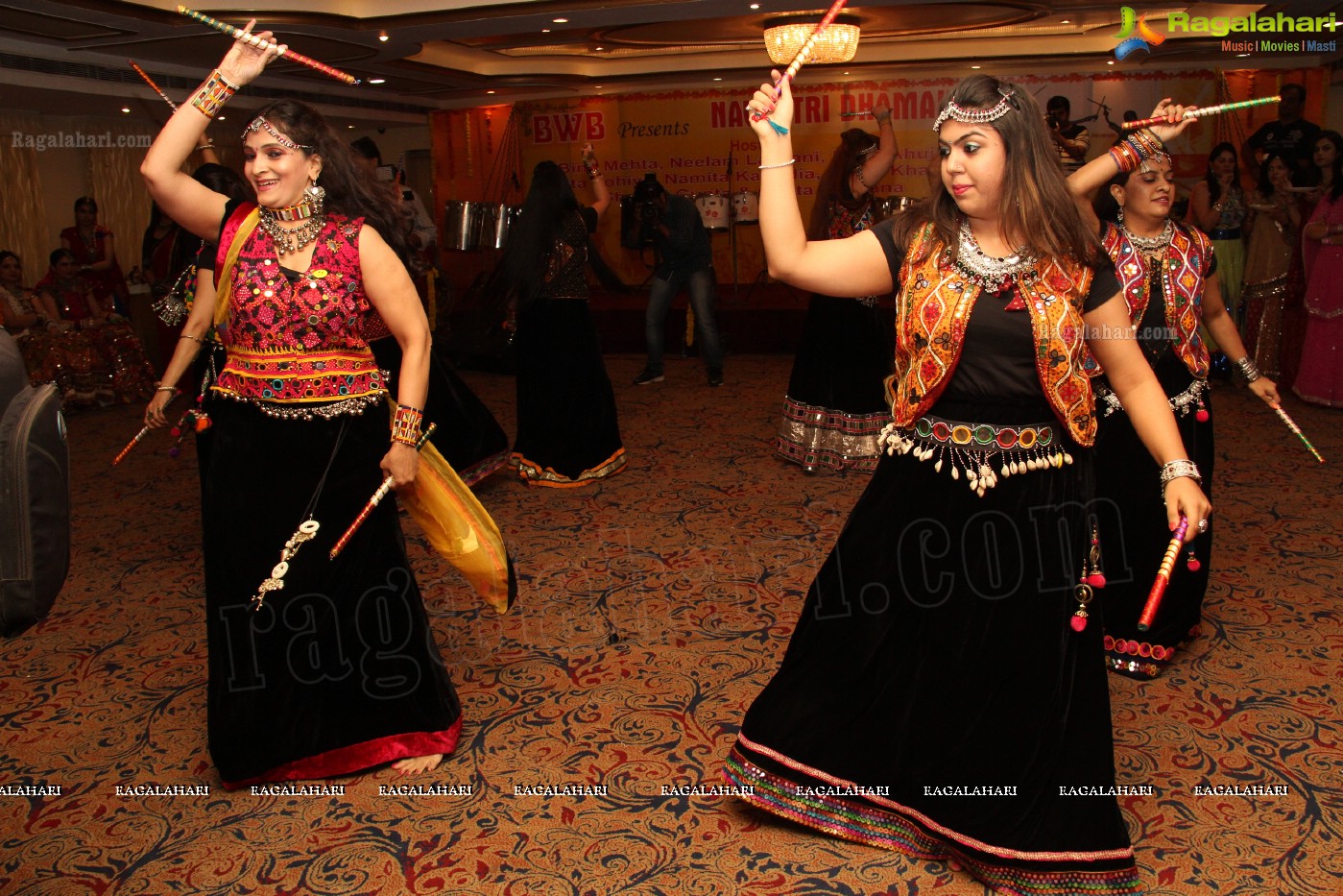 BWB Presents Garba Dandiya Dhamaka 2013 at A'la Liberty, Hyderabad