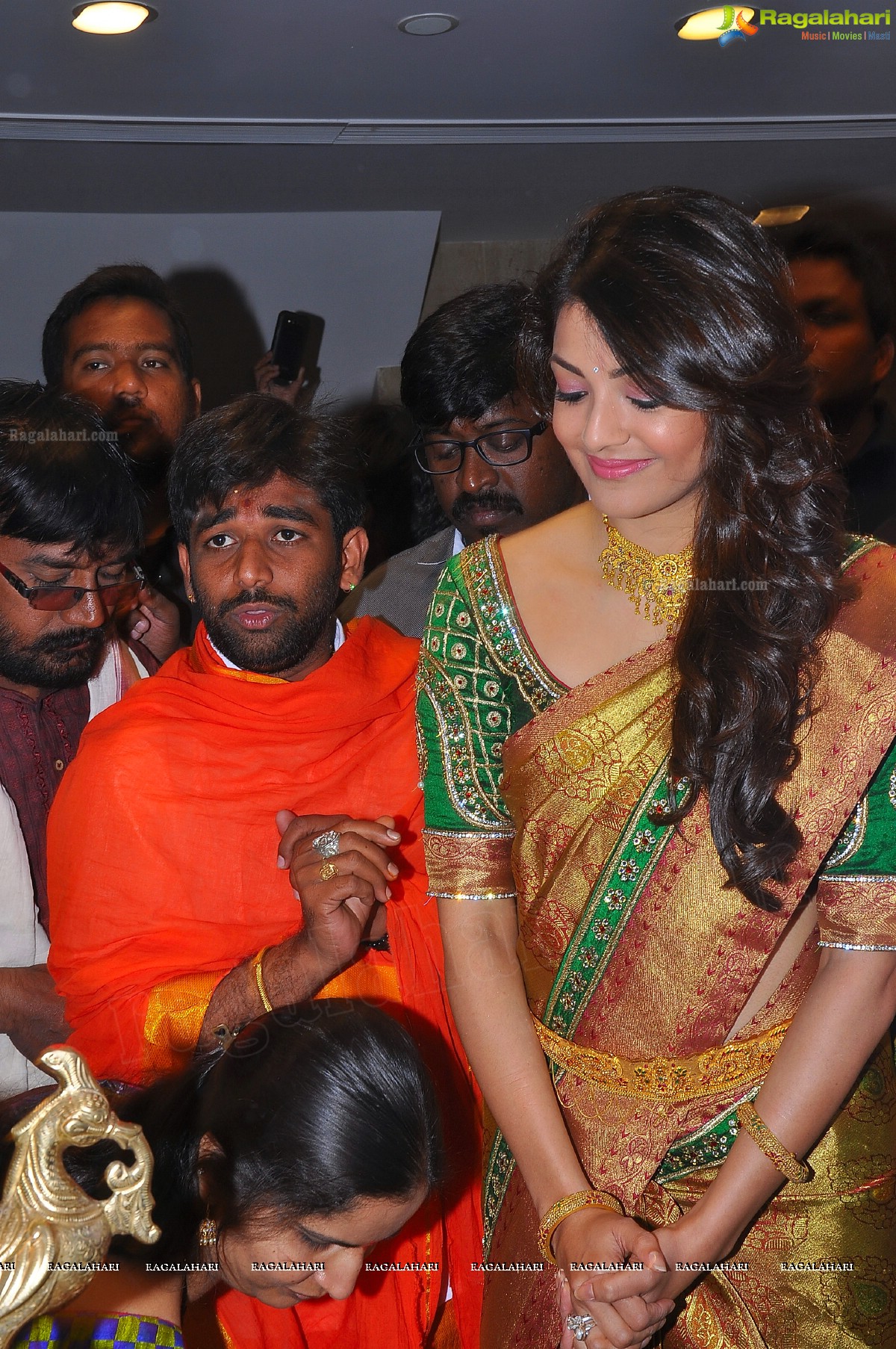 Kajal inaugurates Chennai Shopping Mall at Ameerpet, Hyderabad