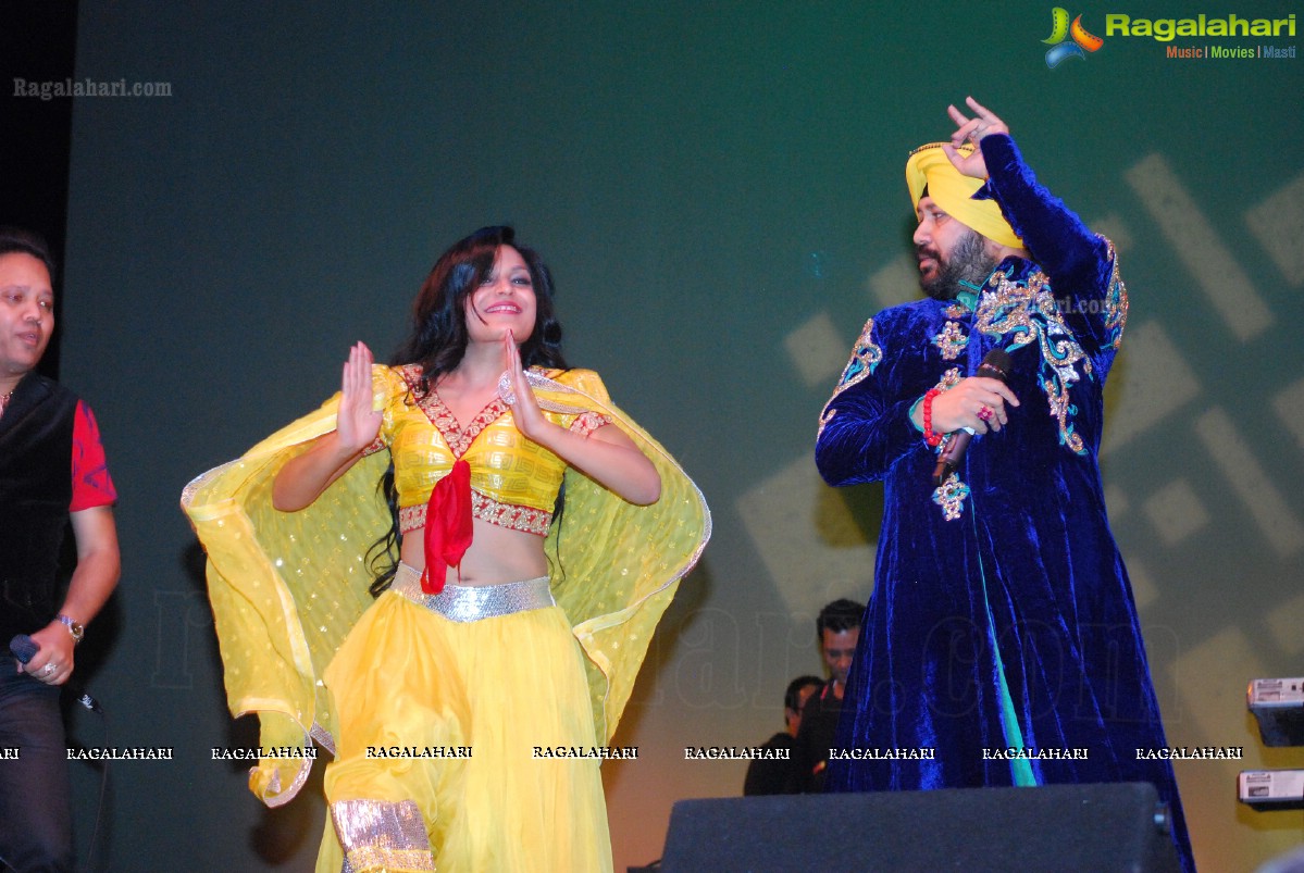 Daler Mehndi Tunak Tunak Live 2013 at Chabot College, Hayward, California, USA