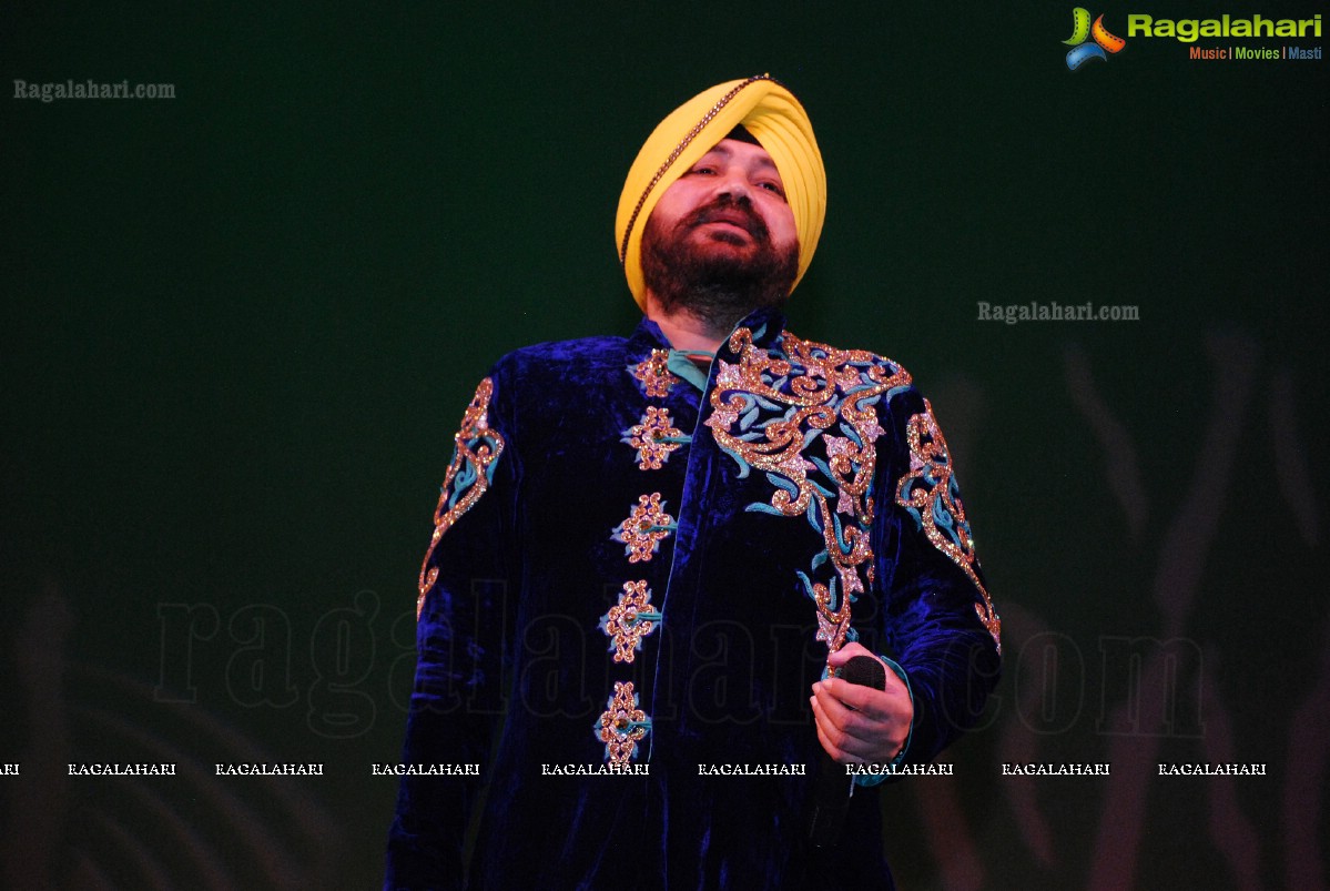 Daler Mehndi Tunak Tunak Live 2013 at Chabot College, Hayward, California, USA